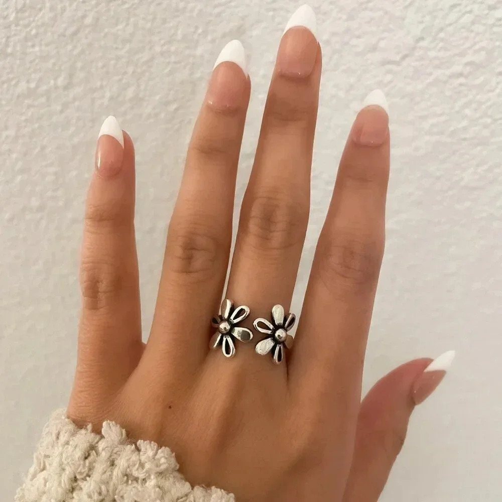925 Sterling Silver Vintage Flower Ring Dainty Minimalist Flower Ring - Picture 3 of 9